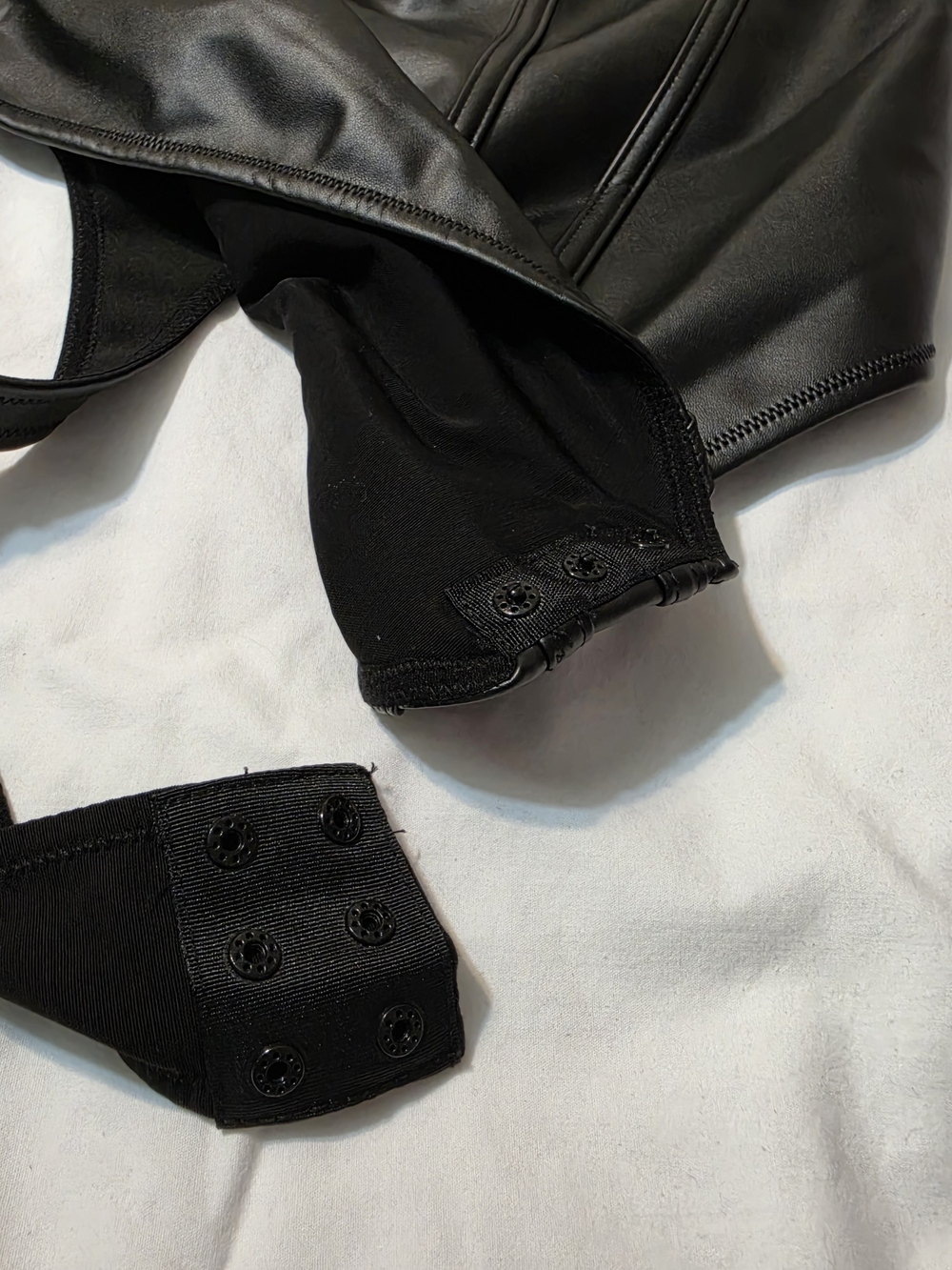 Popilush Shapewear Faux Leather Lace Balconette Sculpting Bodysuit - Picture 6 of 8